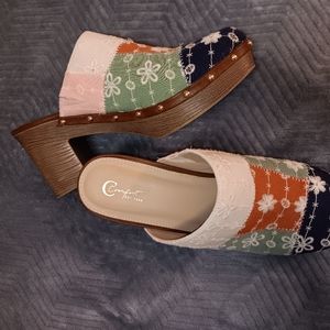 Womens clogs